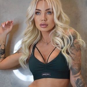 *NEVER WORN* Curve Alert Medium-Impact Sports Bra